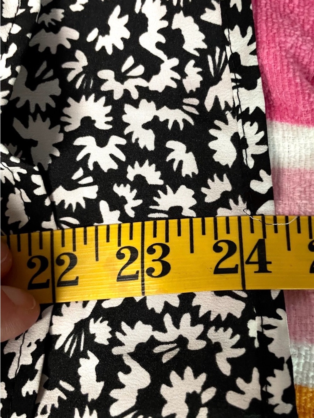 Elle Black and White Floral Blouse - Picture 4 of 6